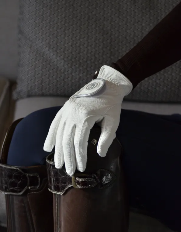 guantes-equitacion-de-competicion-595x760.webp